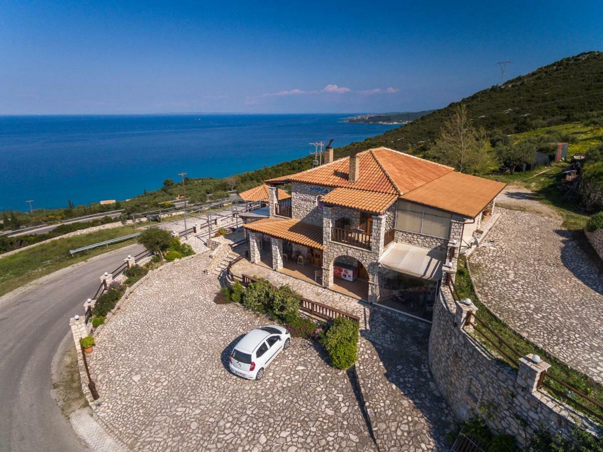 Nireas : Stone Villa Orthoniaí 외부 사진