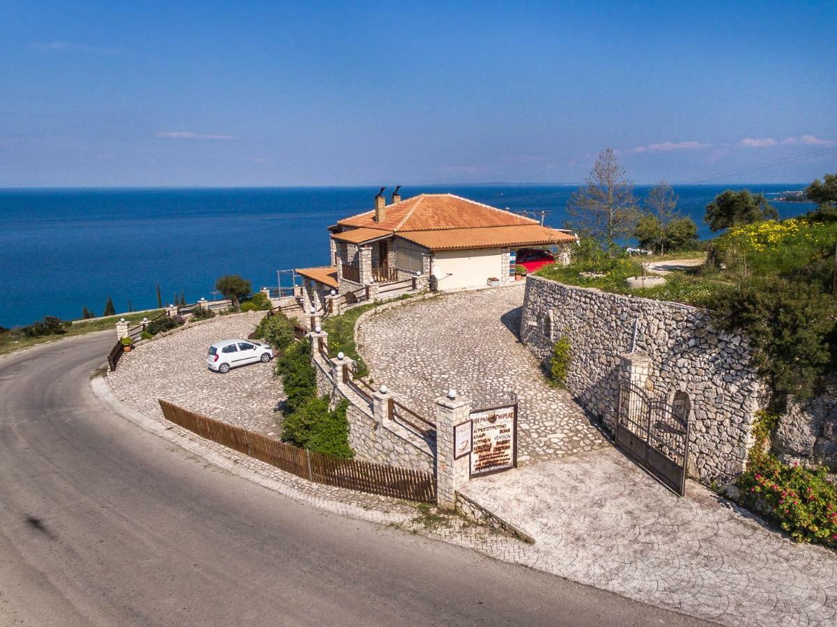 Nireas : Stone Villa Orthoniaí 외부 사진