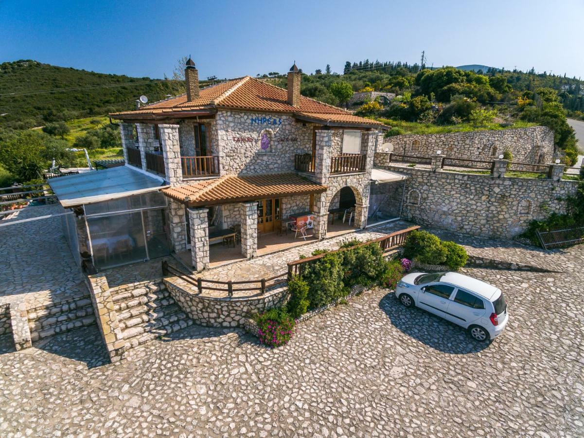 Nireas : Stone Villa Orthoniaí 외부 사진